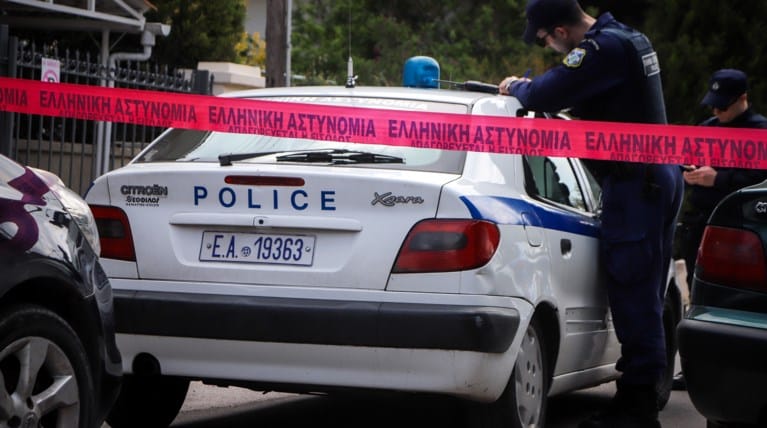 Άστεγος χτύπησε 70χρονη στη Γλυφάδα - Διασωληνωμένη η γυναίκα 2 5d4d3f3682934fd8920a71da2deeaf8b