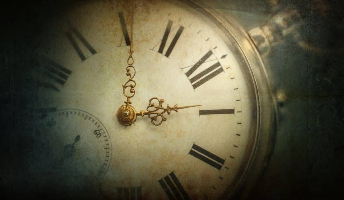 Close,Up,Old,Antique,Classic,Clock.,Overlay,Effect,On,Old