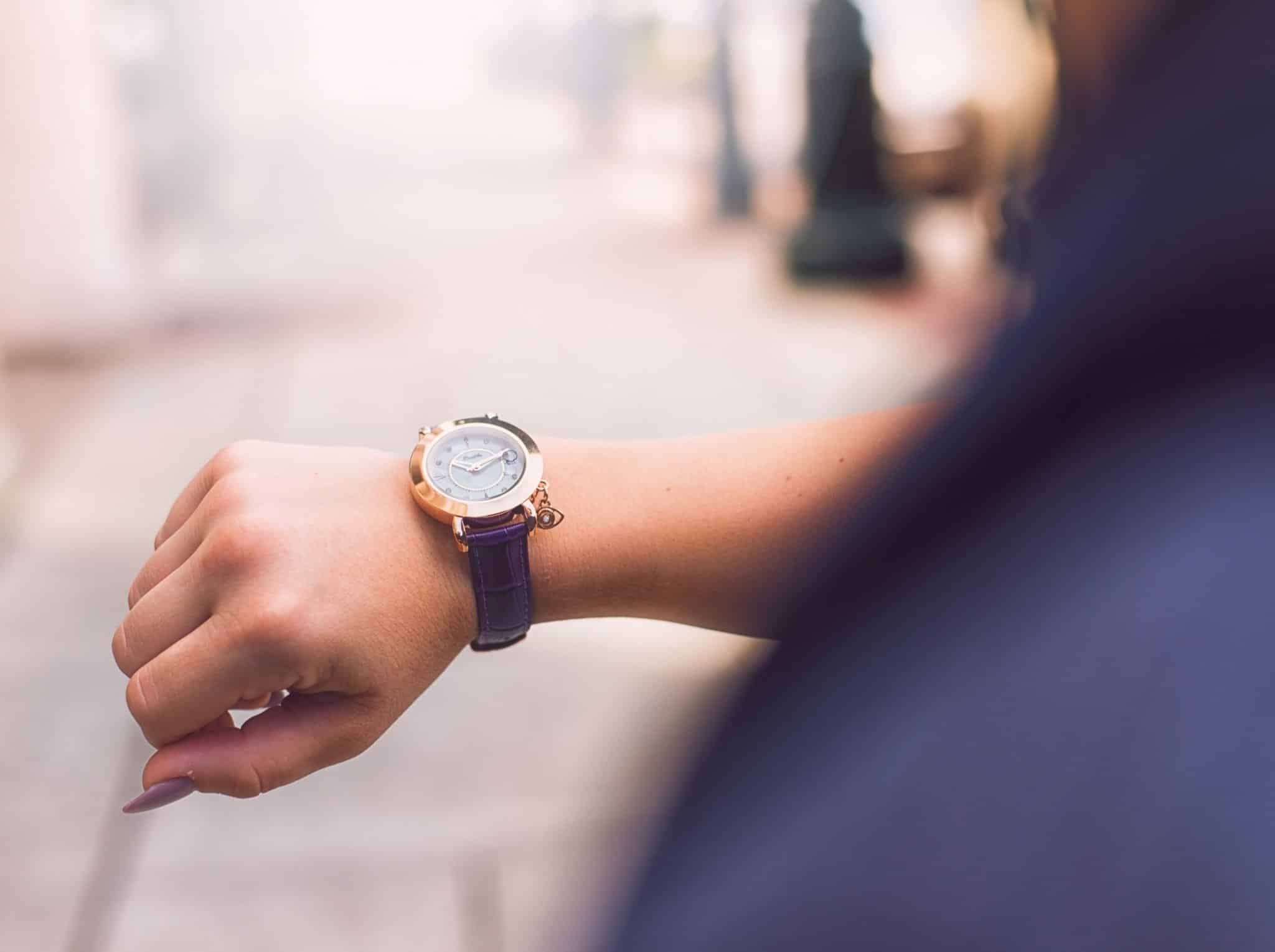 analog watch arm girl 702165 1 1