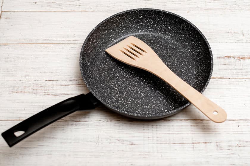 cleaning ceramic pans