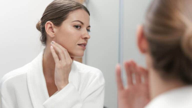 Αν ξυπνάς με πρησμένο πρόσωπο, φταίει μάλλον αυτό το φαγητό που αγαπάς να τρως