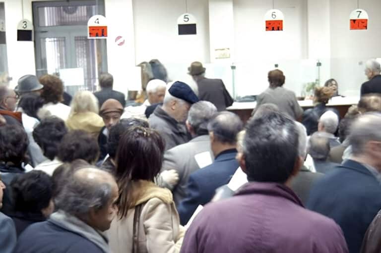 Τρέχουν άρον-άρον να βγουν στη σύνταξη οι Έλληνες – Οι τρεις αιτίες της μεγάλης φυγής