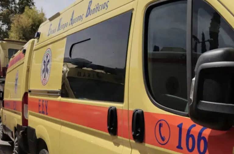 Τραγωδία πριν λίγο: Πέθανε 47χρονη έξω από Κέντρο Υγείας