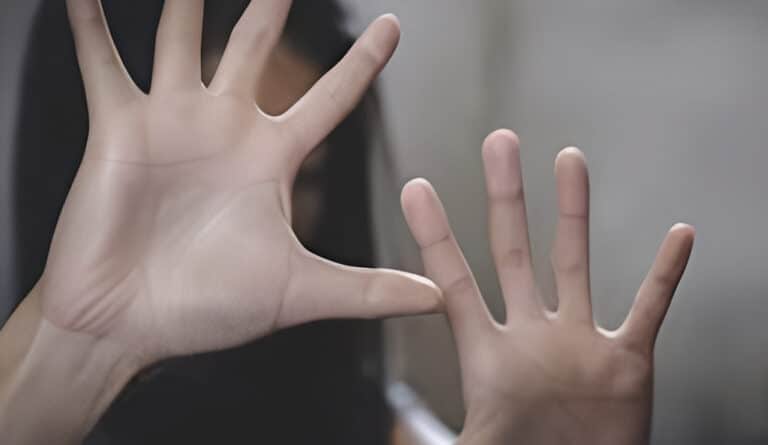 Αργυρούπολη: Νεαρός επιτέθηκε σε 59χρονη για να τη βιάσει – Της έσκισε τη μπλούζα και κατέβασε το παντελόνι του