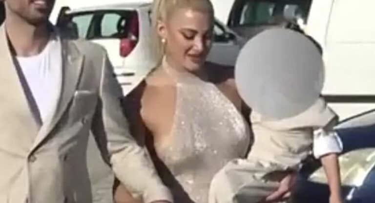 Ιωάννα Τούνη: Η πρώτη επίσημη εμφάνιση με τον νέο της σύντροφο – Στην αγκαλιά της και ο 2χρονος Πάρης