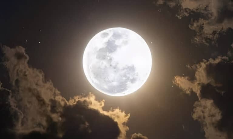 Υπερπανσέληνος Οκτωβρίου: Τα 3 ζώδια που θα δουν την τύχη τους να αλλάζει