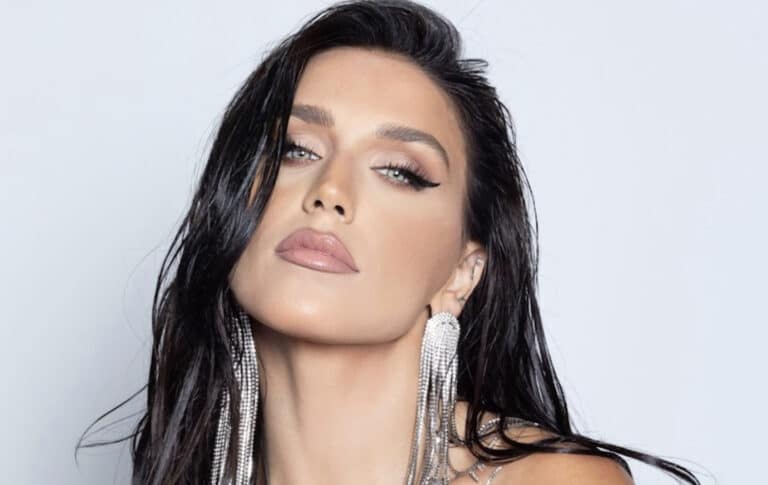 Ιουλία Καλλιμάνη – Έδιωξε θαμώνα από το μαγαζί: «Βρε δεν γ…σαι λέω εγώ;»