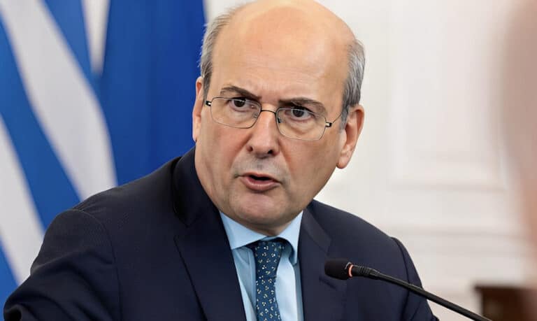 Κωστής Χατζηδάκης: Το μνημείο του Αγνώστου Στρατιώτη δεν είναι χώρος διαμαρτυρίας