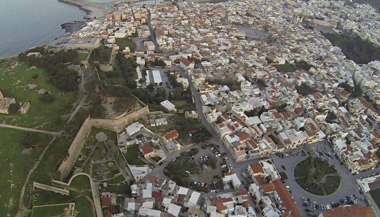 Ο μοναδικός νομός της Ελλάδας που οι γεννήσεις ξεπερνούν τους θανάτους εδώ και μισό αιώνα