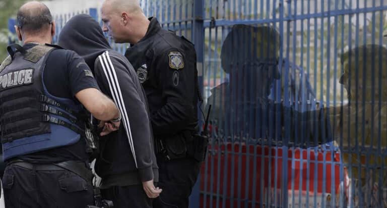 Μαθεύτηκε όλη η αλήθεια για τον 18χρονο μητροκτόνο – Σοκάρουν τα λόγια του – Αυτός είναι ο λόγος που σκότωσε την ίδια του την μήτέρα