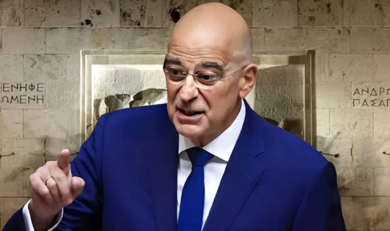 Πήρε θέση ο Δένδιας για το Μνημείο του Άγνωστου Στρατιώτη και «τάπωσε» τον Μητσοτάκη