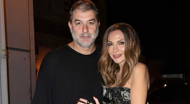 Ξεπέρασε το τροχαίο ο Μπισμπίκης: Εμφανίστηκε φορώντας φούστα δίπλα στη Βανδή