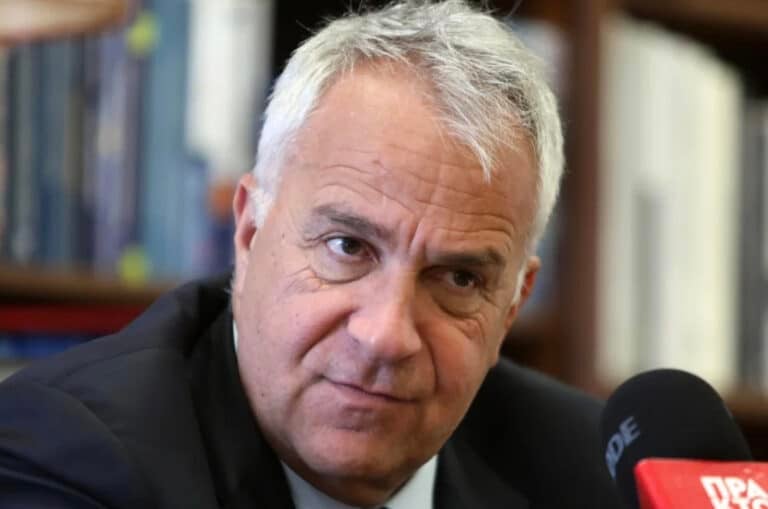 Βορίδης για την επίθεση που δέχτηκε στο Ηράκλειο: «Ακροαριστεροί χουλιγκάνοι, δεν σεβάστηκαν ούτε τα παιδιά μου»