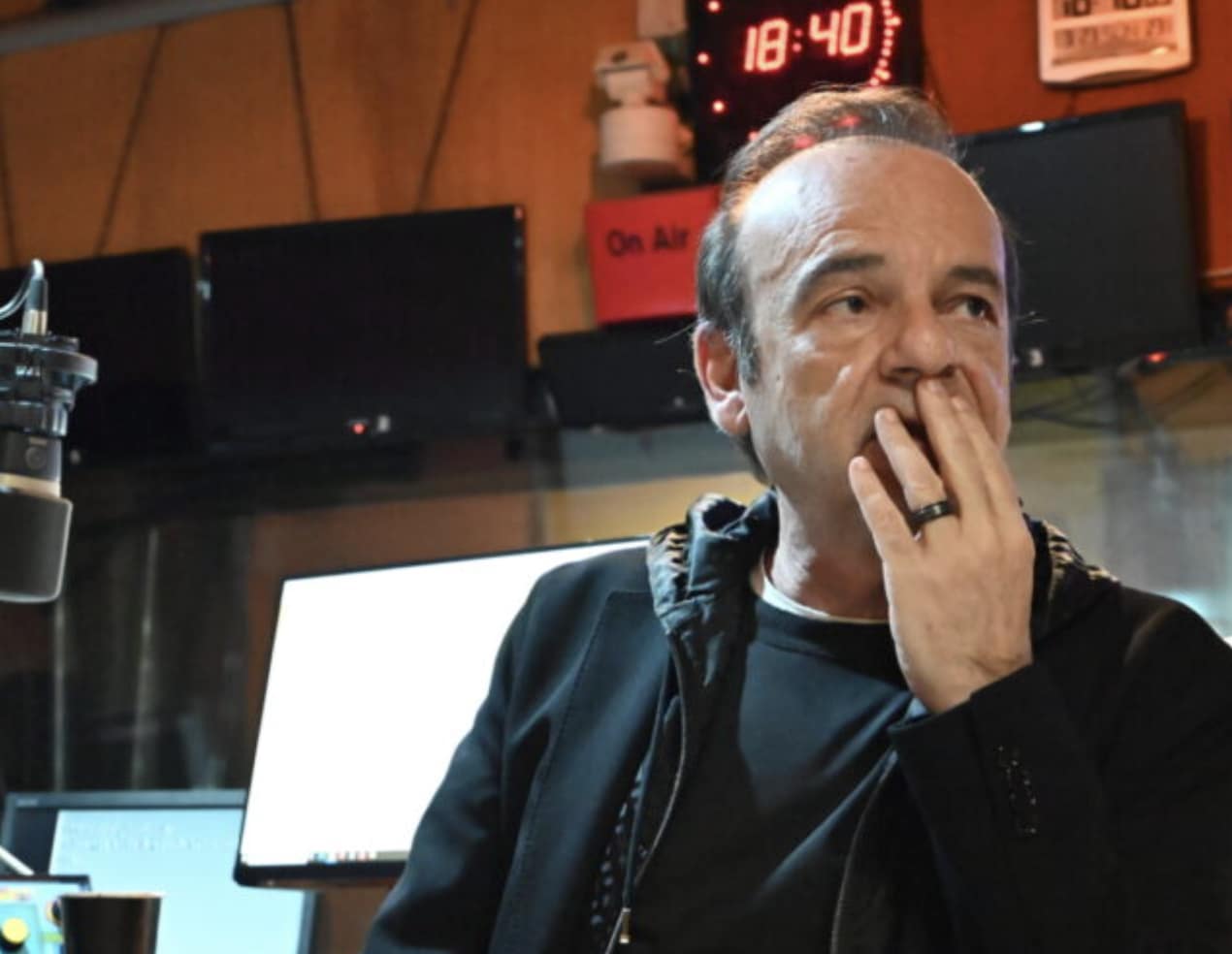 «Πού ήσουνα χθες Αριστερά μου;» Η οργισμένη ανάρτηση του Οδυσσέα Ιωάννου για τις απουσίες από την κηδεία του Σαββόπουλου 1 stigmiotypo othonis 2025 10 26 15.12.04