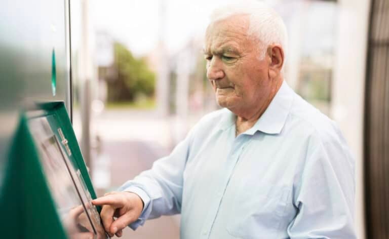 Έρχονται αυξήσεις στις συντάξεις – Πόσοι και πόσο ωφελούνται, αναλυτικά παραδείγματα