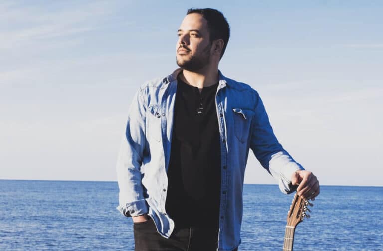 Θρήνος για τον γνωστό λαουτιέρη που «έσβησε» στα 29 του χρόνια