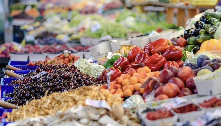 Το φρούτο με τα περισσότερα φυτοφάρμακα στην Ελλάδα