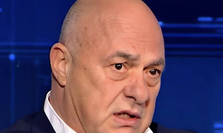 Αχιλλέας Μπέος: «Έχω συνευρεθεί σeξουαλικά με μαύρη και ήταν θεά – Είμαι ρατσιστής μετά από  όλα αυτά;»