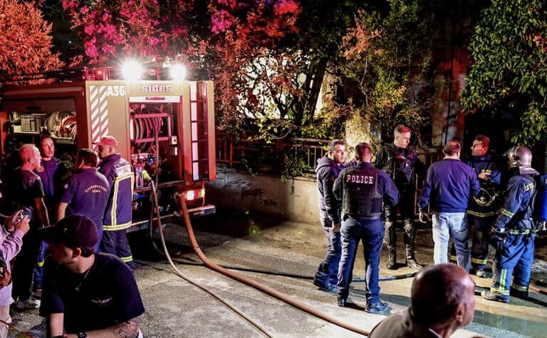 Ανείπωτη τραγωδία στη χώρα μας: Γιος έβαλε φωτιά και έκαψε την μάνα και τον θείο του