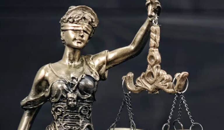 Νέο Κληρονομικό Δίκαιο: Τέλος τα χρέη για τους κληρονόμους – Tι αλλάζει