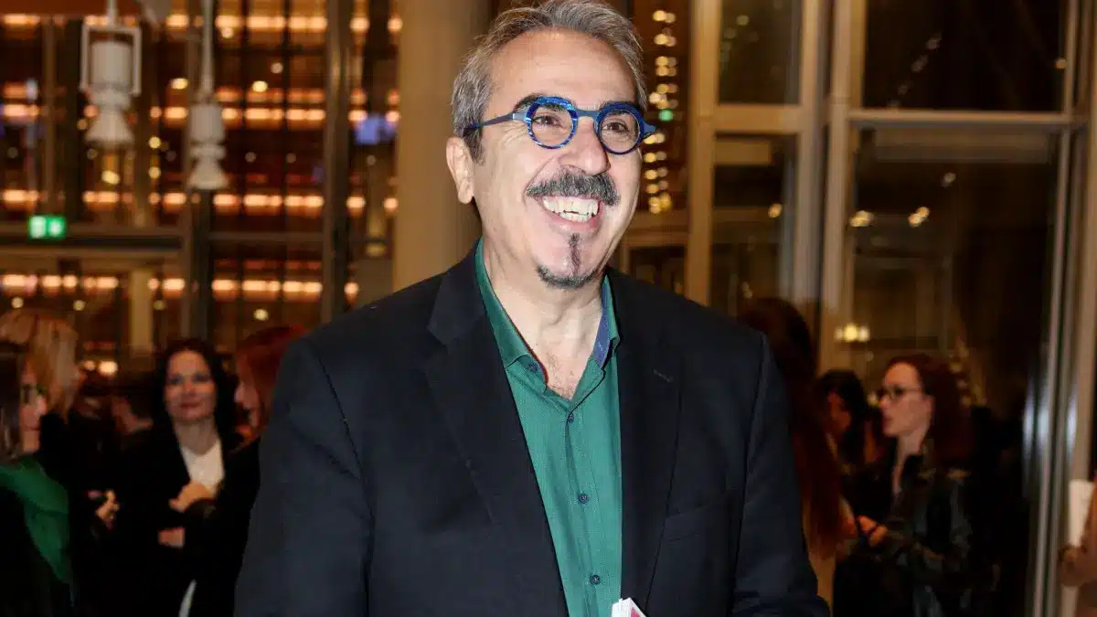 vangelis perris.jpg