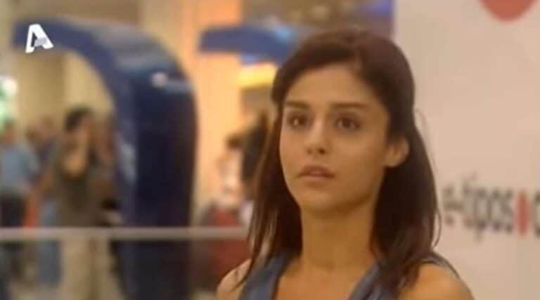 Έφυγε από την Ελλάδα λόγω οικονομικών προβλημάτων και άφησε την υποκριτική: Δείτε πώς είναι σήμερα και τι δουλειά κάνει η Έφη Λογγίνου