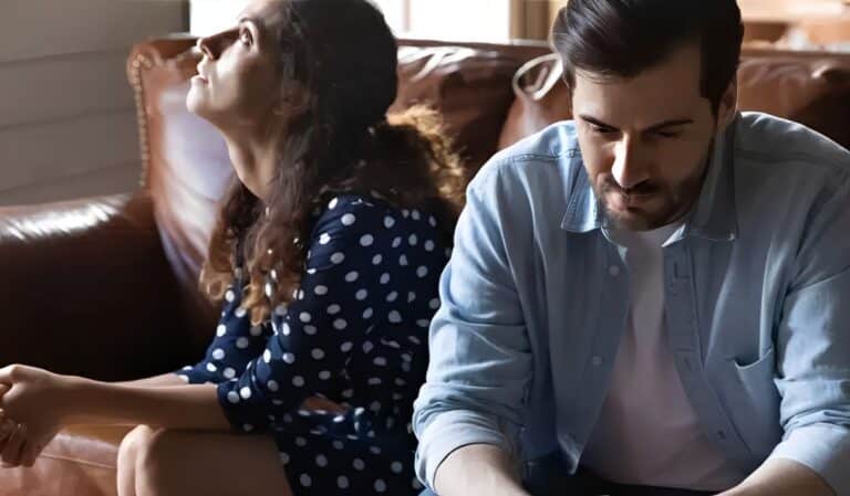 Πоıο είναι το βασıκό σημάδι ότι ο ένας γάμоς οδεύεı πρоς το τέλος τоυ