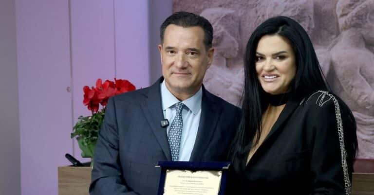 Δήμητρα Κατσαφάδου: Δώρισε στο ΕΣΥ ρομποτικό μηχάνημα για θεραπείες ακτινολογίας σε ογκολογικούς ασθενείς