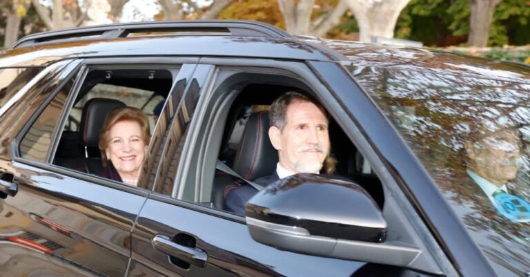 Σύσσωμη η οικογένεια Ντε Γκρες στο παλάτι «Ελ Πάρντο» της Ισπανίας προς τιμήν της βασίλισσας Σοφίας