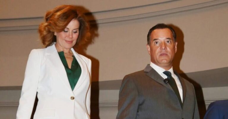 Άδωνις Γεωργιάδης: Παρουσίασε το νέο του βιβλίο, «Ρώμη» – Στο πλευρό του η Ευγενία Μανωλίδου και ο μικρότερος γιος τους