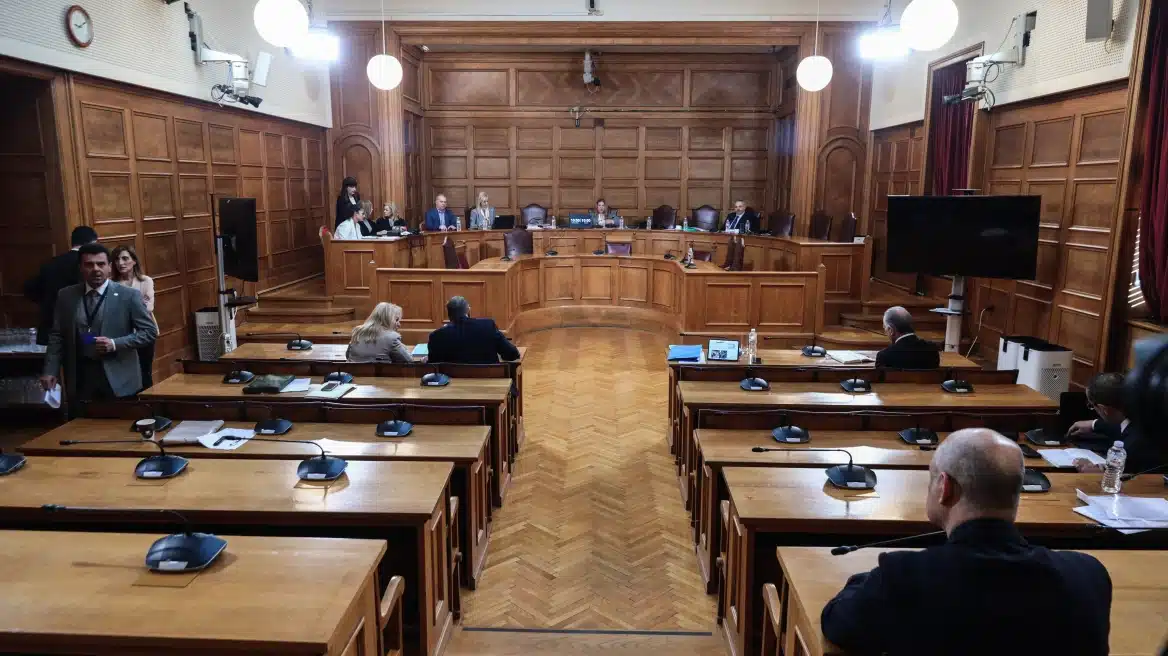 ΟΠΕΚΕΠΕ: Δύσκολες ώρες για «Χασάπη» και «Φραπέ» 1 6732665