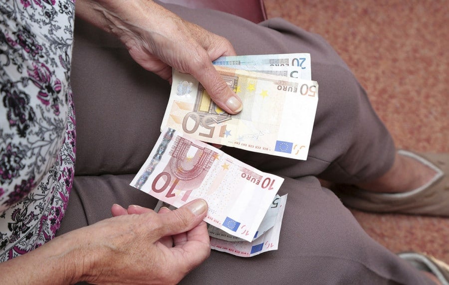 8d21a71b53321de4f63d181287ea9dee l