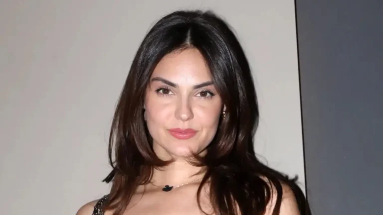 Ματιάσανε την Βρισηίδα Ανδριώτου: Ατύχημα σε βραδινή έξοδο – Η φωτογραφία με το σπασμένο τακούνι