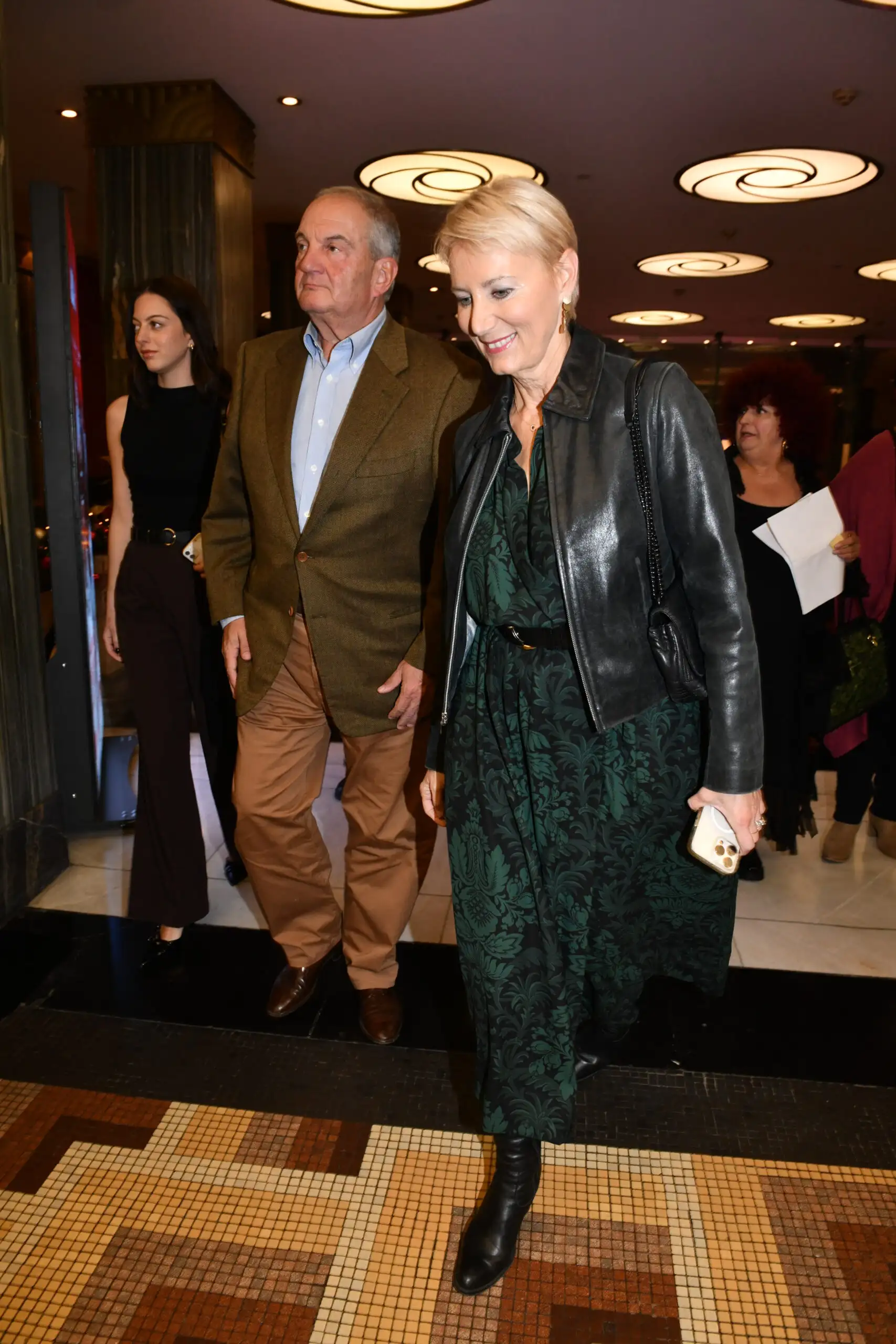 Σεμνή, σικάτη και απλή: Η νέα εμφάνιση της Νατάσας Παζαΐτη είναι ό,τι καλύτερο είδαμε σήμερα 6 j00 5641 scaled 1