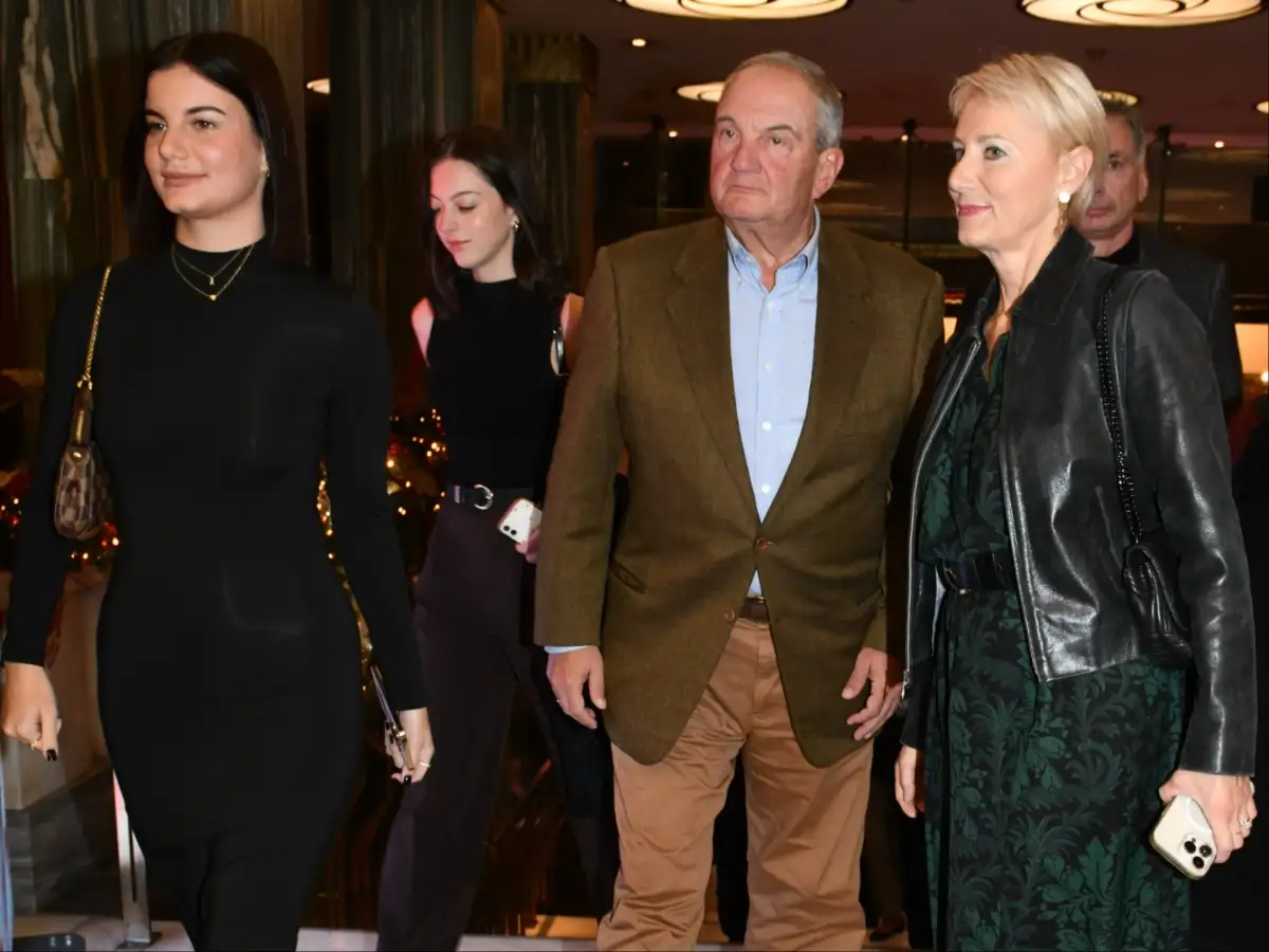 Σεμνή, σικάτη και απλή: Η νέα εμφάνιση της Νατάσας Παζαΐτη είναι ό,τι καλύτερο είδαμε σήμερα 1 karamanlis pazaiti 1