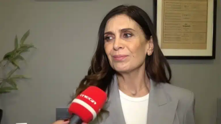 Κατερίνα Διδασκάλου: «Διατηρούμαι λαμπερή γιατί δεν κρίνω, πίνω πολύ νερό και κάνω καλές σκέψεις»