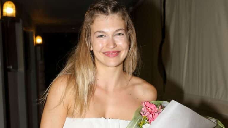 Κλέλια Ανδριολάτου: Σπάνια εμφάνιση με την κούκλα μητέρα της στο γήπεδο