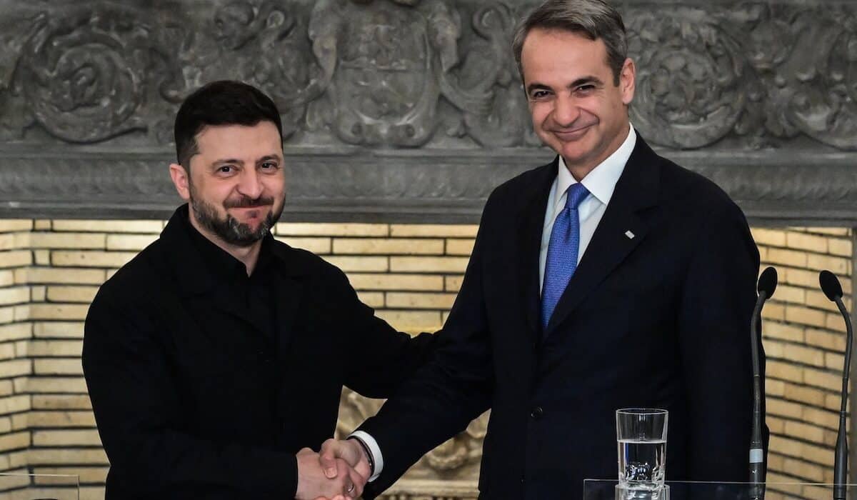 kyriakos mitsotakis volodymyr zelenskyy 1200x700 1