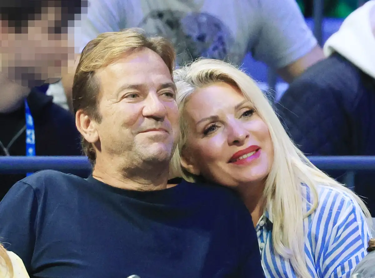 Ελένη Μενεγάκη – Μάκης Παντζόπουλος: Η σπάνια κοινή εμφάνιση και οι τρυφερές στιγμές στο γήπεδο 5 makis eleni5