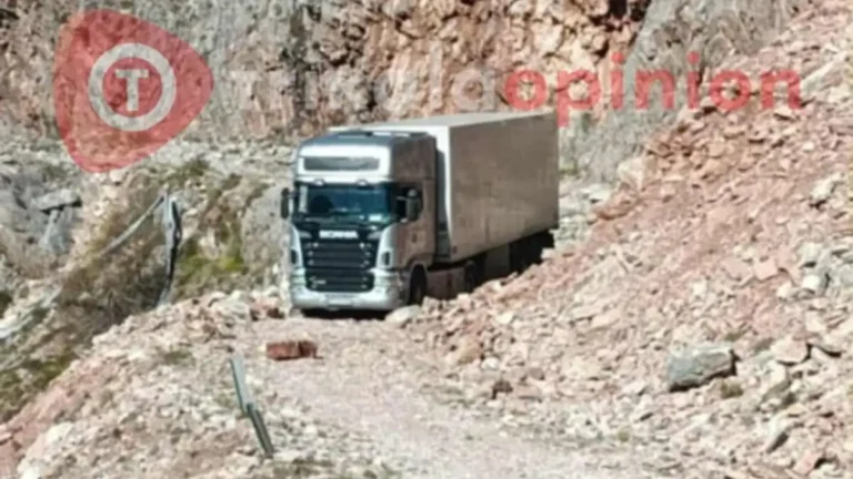 Τρίκαλα: Οδηγός νταλίκας μπερδεύτηκε με το GPS και εγκλωβίστηκε σε χωματόδρομο – Δείτε φωτογραφίες