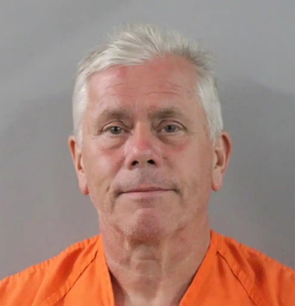 Πεθερός είχε σχέση με τη νύφη του και πήγε να την πνίξει για τα κληρονομικά – Αφέθηκε ελεύθερος, γιατί τον υπερασπίστηκε 1 petheros nyfh4