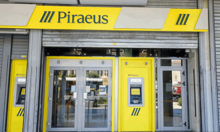 «Κόλαση» στις συναλλαγές: Κατέρρευσε το e-banking της Πειραιώς – Κίνδυνος για χιλιάδες πρόστιμα