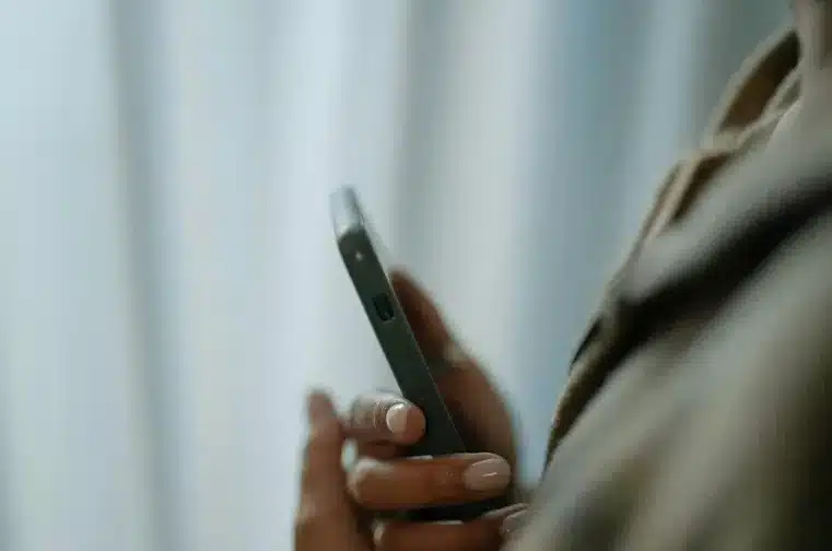 «Η αεροσυνοδός ήρθε και μου είπε: “Μείνετε μετά την προσγείωση, παρακαλώ — ο πιλότος θέλει να σας μιλήσει προσωπικά.”» 2 screenshot 2008