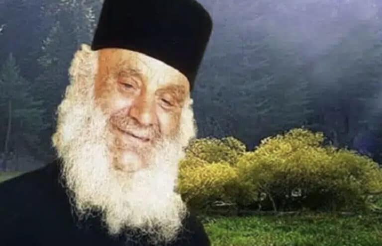 «Όταν ξεκινάς να πηγαίνεις κάπου, θα σταυρώνεις το τιμόνι 3 φορές και θα λες…. »