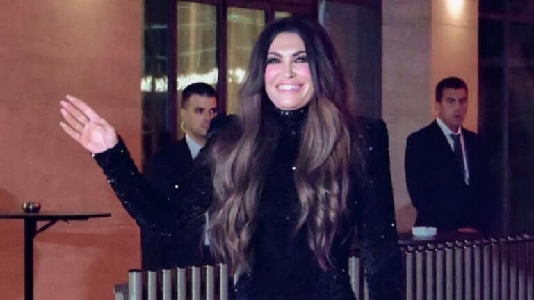 Κίμπερλι Γκιλφόιλ: Η πρώτη δημόσια εμφάνιση στην Αθήνα – Εντυπωσιακή εκδήλωση στο Grand Hyatt