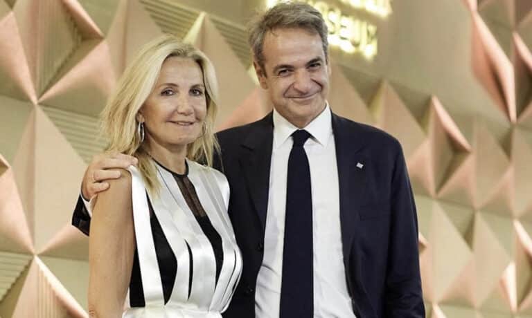 Έλαμψαν και έκαναν την Ελλάδα περήφανη ο Κυριάκος Μητσοτάκης και η σύζυγός του στο Κάιρο – Ο λόγος της επίσκεψής τους