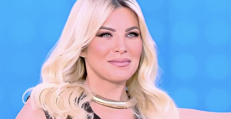 Κατερίνα Καινούργιου: «Μπορεί να έχουμε παντρευτεί και να μην το λέμε» – Η ατάκα όλο νόημα on air