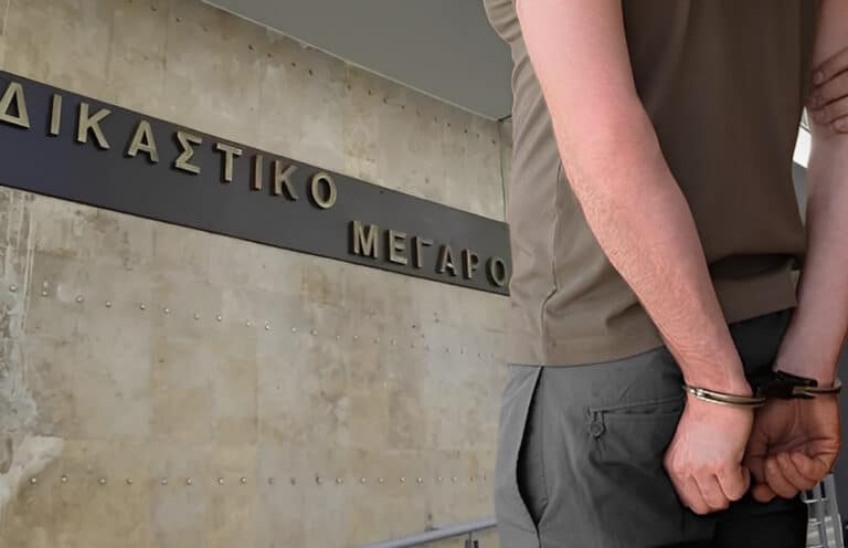 Ισόβια και 12ετή σε 47χρονο που σκότωσε την πρώην σύζυγό του επειδή πίστευε ότι διατηρεί σχέση με τον 30χρονο γιο της