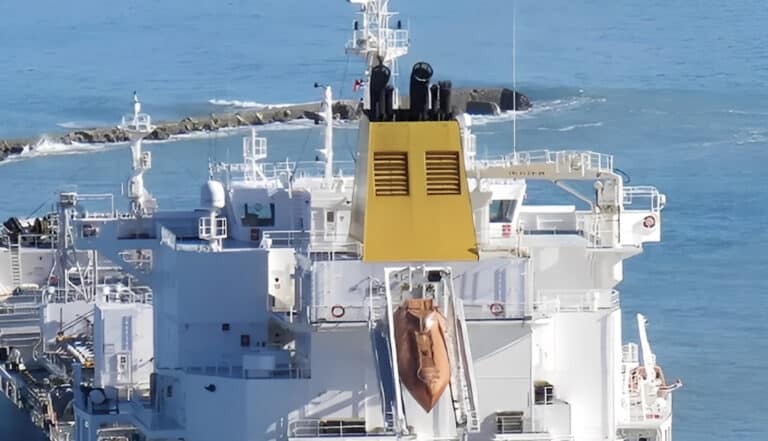 Συναγερμός στην Ελλάδα για πλοίο πασίγνωστης εφοπλιστικής οικογένειας – Δέχτηκε επίθεση από πειρατές