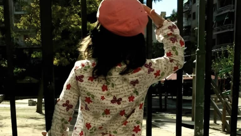 Συναγερμός σε Αγία Παρασκευή και Χολαργό για τον 67χρονο που προσεγγίζει ανήλικα παιδιά σε πλατείες και σχολεία